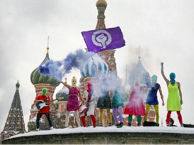 From the action 'Putin Peed His Pants', Red Square, Moscow, 2012 Foto: Denis Bochkarev