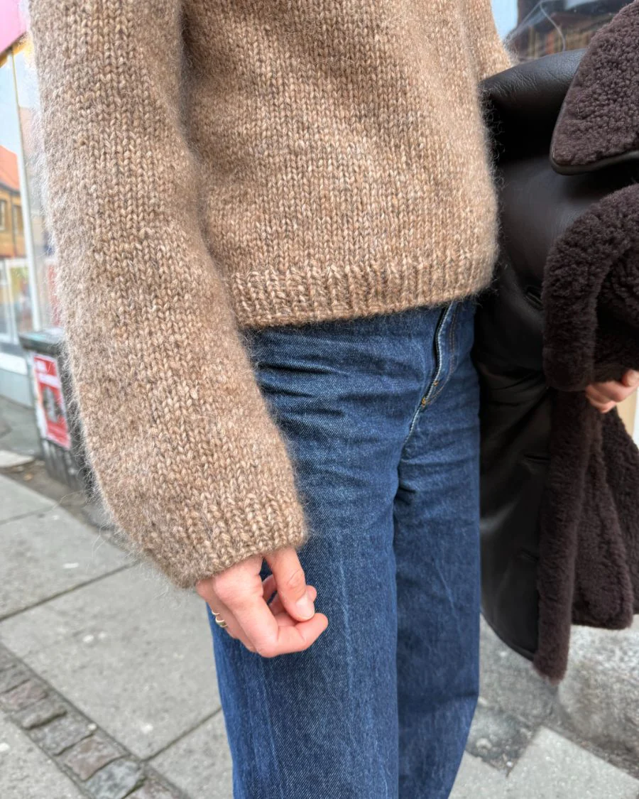 sundaysweaterspartakus13_1500x1500 sundaysweaterspartakus13_1500x1500