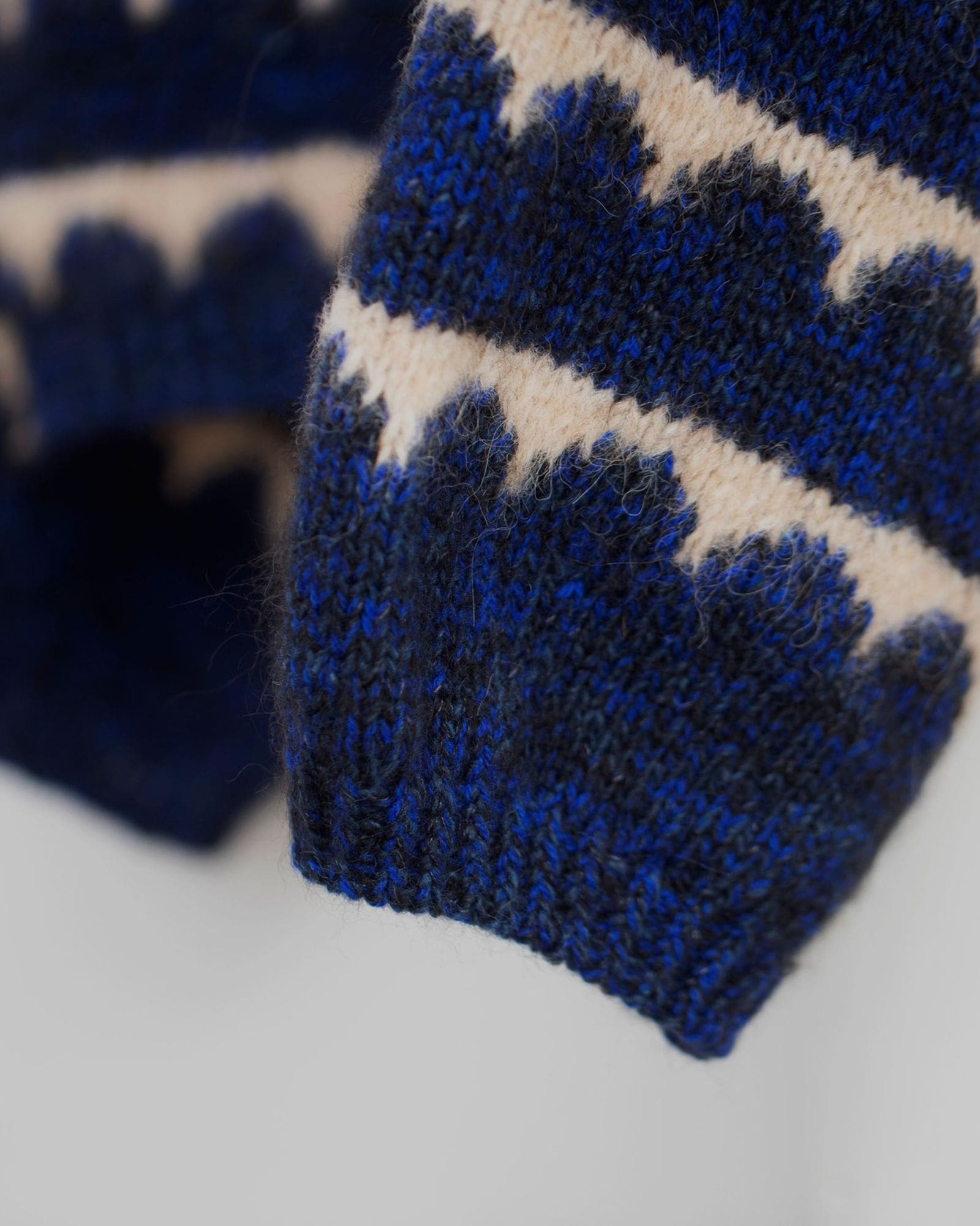 anne-ventzel-robinia-sweater4 anne-ventzel-robinia-sweater4