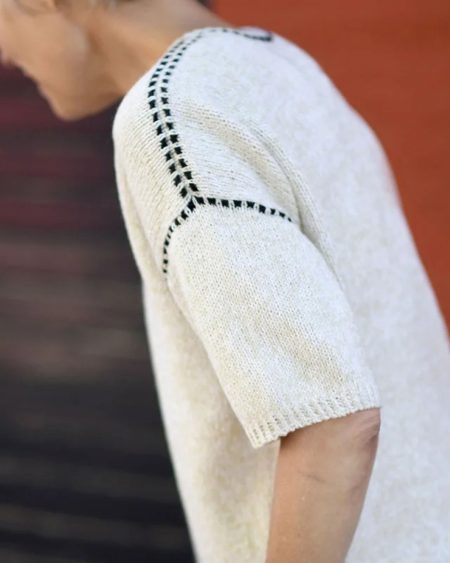 Anne Ventzel i sin lyse Mono Tee.