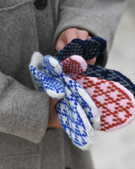 Spot Mittens fra Anne Ventzel i flere farver.